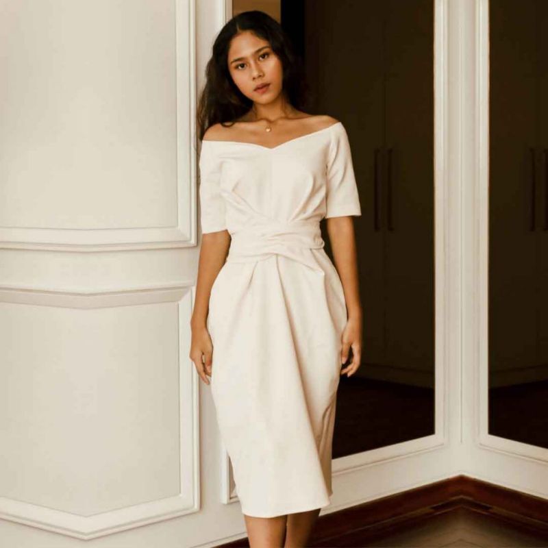 BOLEH NEGO Sabrina Wrap Dress White size S – Atvezzo Wrap Dress nadin amizah cakecaine second prelov