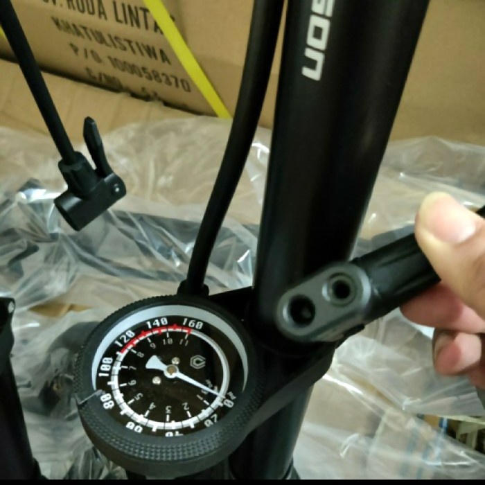 Pompa Ban Sepeda Polygon Dual Head Fits Pentil Presta Motor 160 psi Dengan Meter Pengukur Tekanan