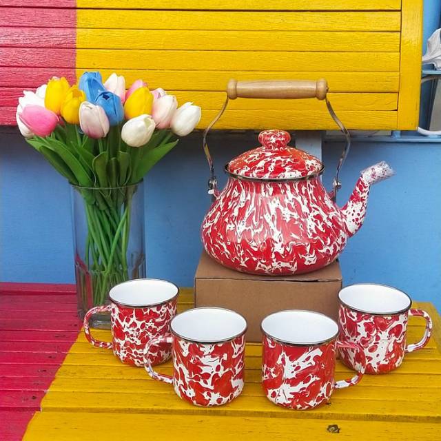 SET TEKO BLIRIK MERAH 2.5 LITER + 4 MUG