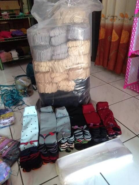 Kaos Kaki Jempol Wanita Muslimah Motif Dewasa Mix, Motif Random (Size L, Panjang, Tapak Hitam,Murah)
