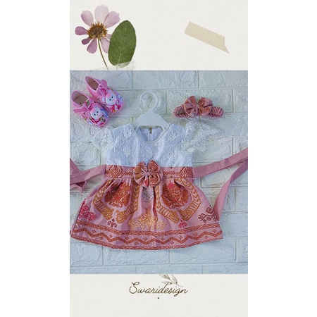 set kebaya bayi 3 bulanan