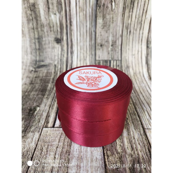 

Pita Satin 3/4inch 25yard 23meter merk sakura warna MERAH MAROON