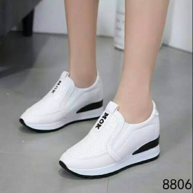 SEPATU WANITA SLIPON MOK PUTIH&LITS MERAH