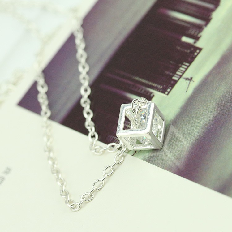 Kalung Wanita Korea Fashion Kotak Rantai Kalung Zirkon Rubik's Cube Kalung