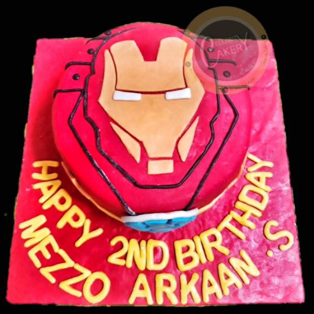 

Ironman Full Fondant Cake
