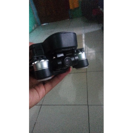 drone aviator 8811 pro minus habis crash namun masih bisa terbang normal camera nyala gimbal mati.