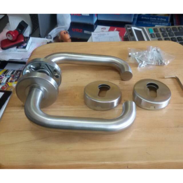 Handle kunci roses stainless