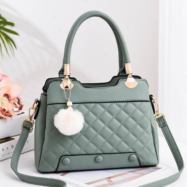 

Kode : ELJ 5020 IDR: 165 rb Bahan: Kulit PU Ukuran:20 x 27 x 12 cm