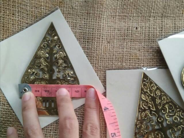 RP01 Replika wayang akrilik gunungan wayang gold