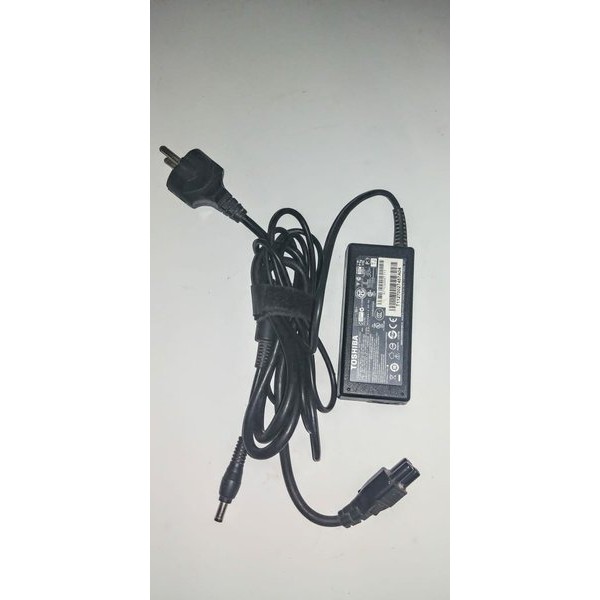 Adaptor Original laptop Thosiba