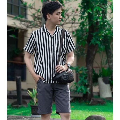 Kemeja Strip Stripe Kemeja Salur Belang Pria Kemeja Lengan Pendek Motif Garis Kemeja Santai Casual Formal Kemeja Distro Branded Original Premium