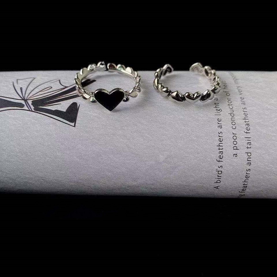 Set Cincin Model Terbuka Adjustable Bentuk Hati Warna Hitam Gaya Retro Untuk Pasangan