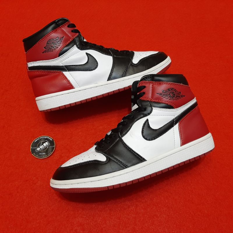 SEPATU AIR JORDAN 1 RETRO HIGH BLACK TOE SIZE. 43 (SECOND BRAND)