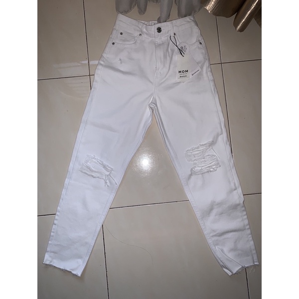 STRADIVARIUS white ripped mom jeans (NWT)