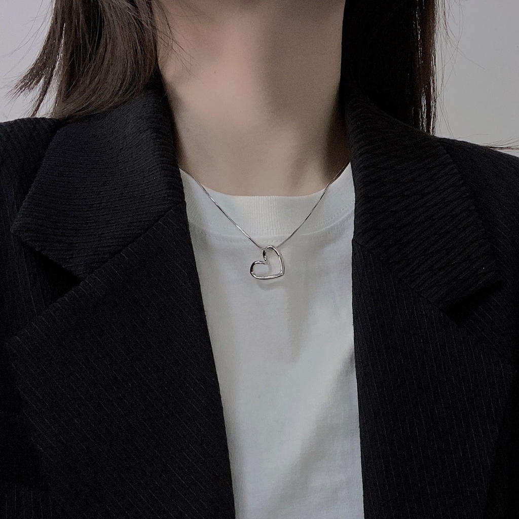Kalung Choker Rantai Klavikula Liontin Hati Bahan Titanium Steel S925 Silver Gaya Korea Untuk Wanita