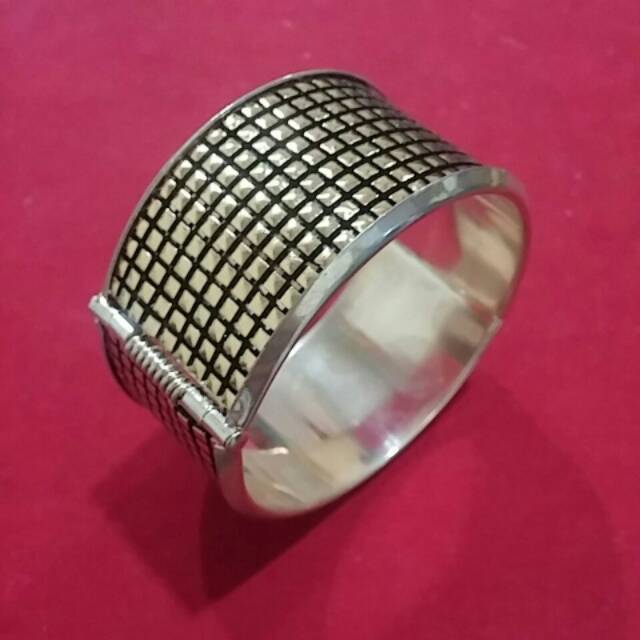 Gelang fashion wanita