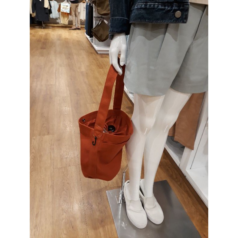 Tas Uniqlo / women tas bucket kanvas / Bucket bag uniqlo