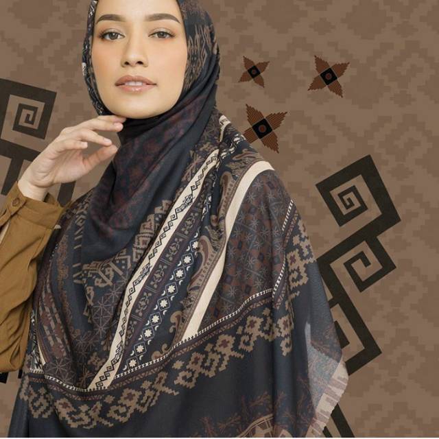 Ruwa scarf heaven lights