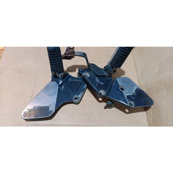 foot step .step depan kawasaki ninja RR original