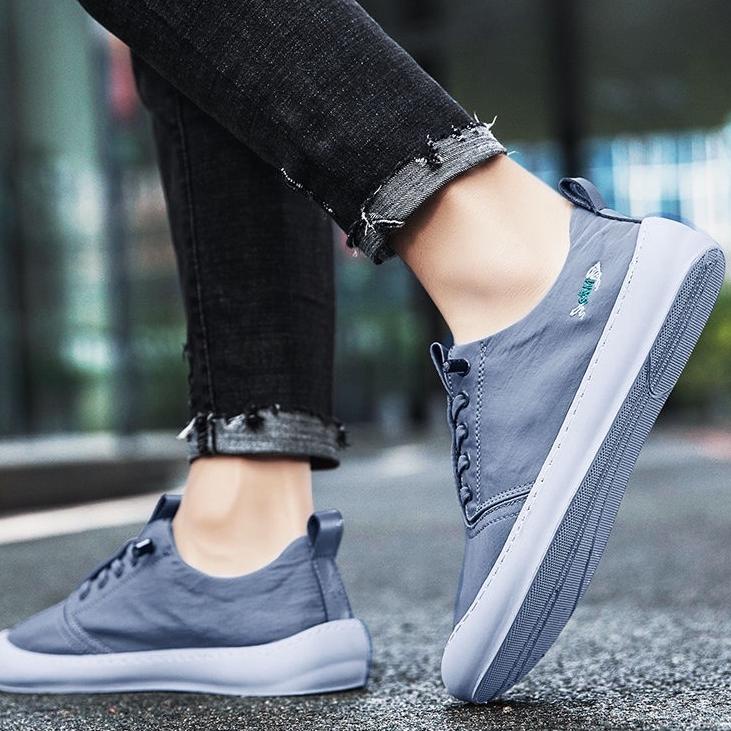 Sneakers Casual Pria Keren Original ImportSepatu Sneaker Hitam Pria Cowok Kekinian Berkualitas Spatu