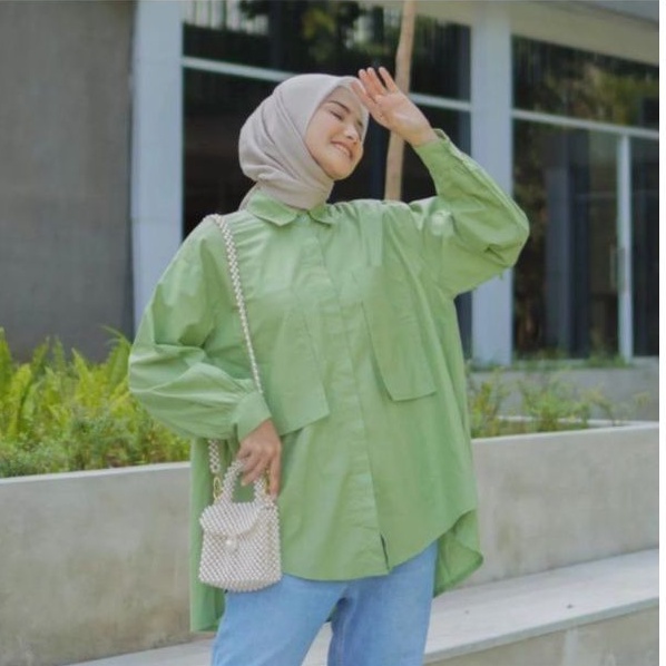 kemeja wanita kekinian/model terbaru/atasan wanita kekinian/kemeja wanita polos kantong depan/atasan
