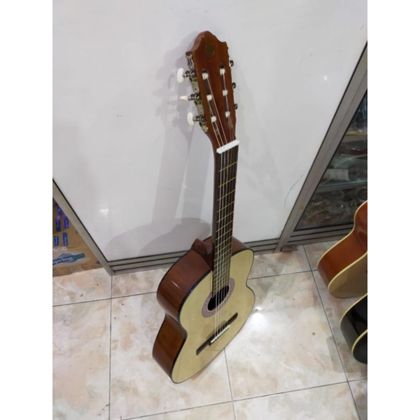 gitar nylon yamaha gratis packing kayu