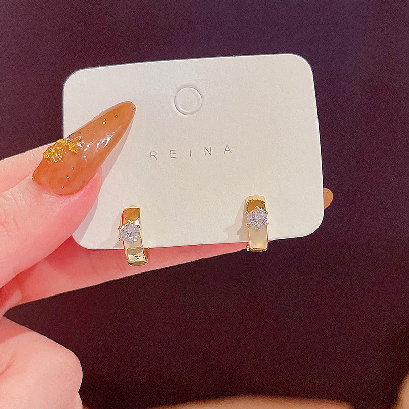 Anting Stud Bahan S925 Silver Needle Aksen Berlian Gaya Klasik