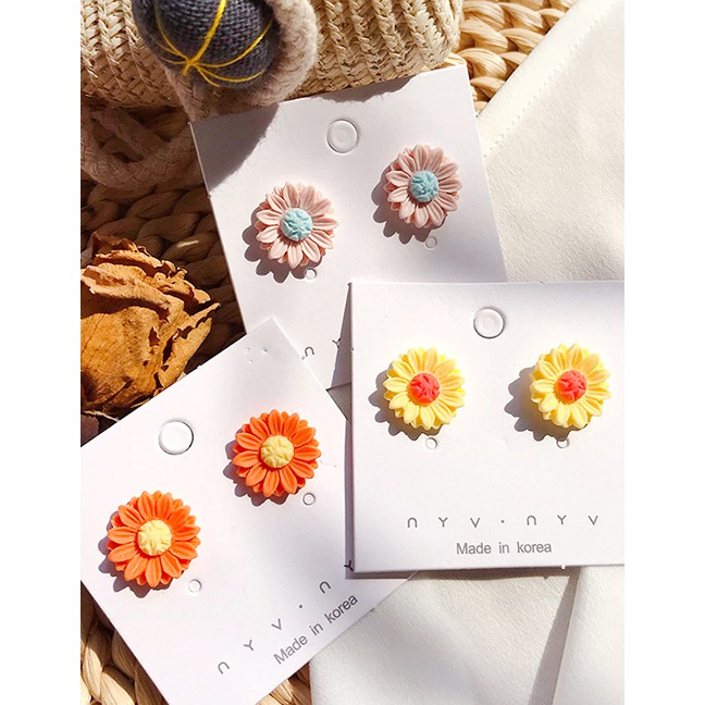 LRC Anting Tusuk Fashion Contrast Small Daisies Earrings F88019