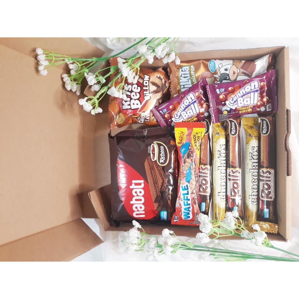 

Snack Box/ kado anniversary/snack box murah/snack box medan/hempers/kado coklat/ kado pacar