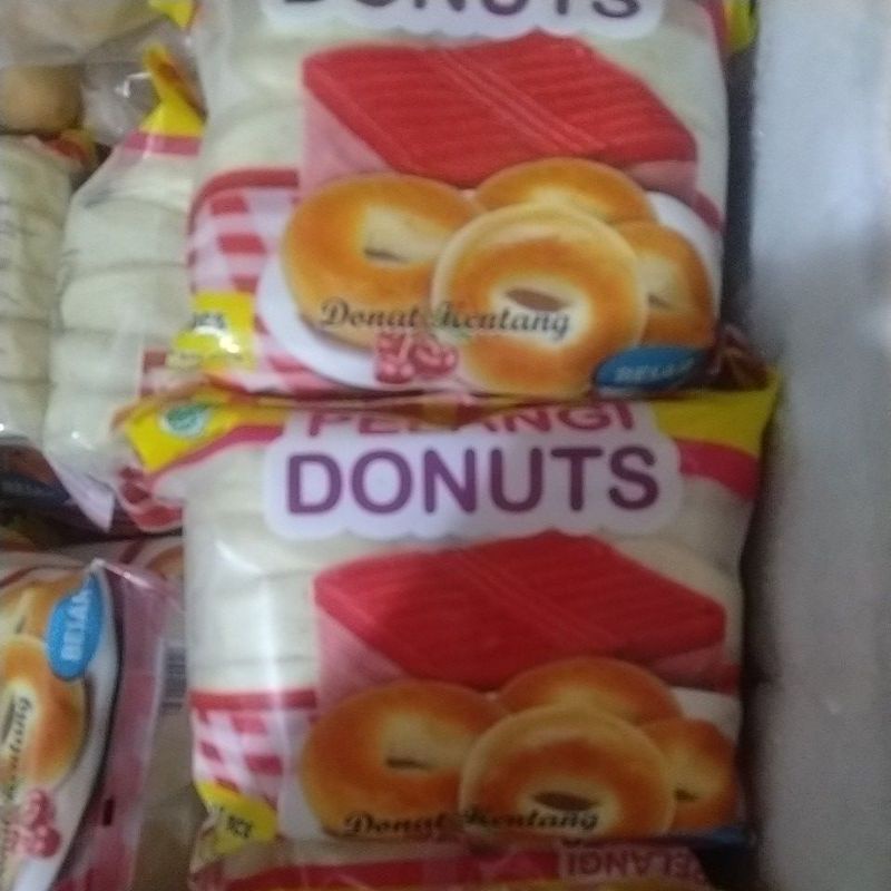 

DONAT kentang pelangi isi 10