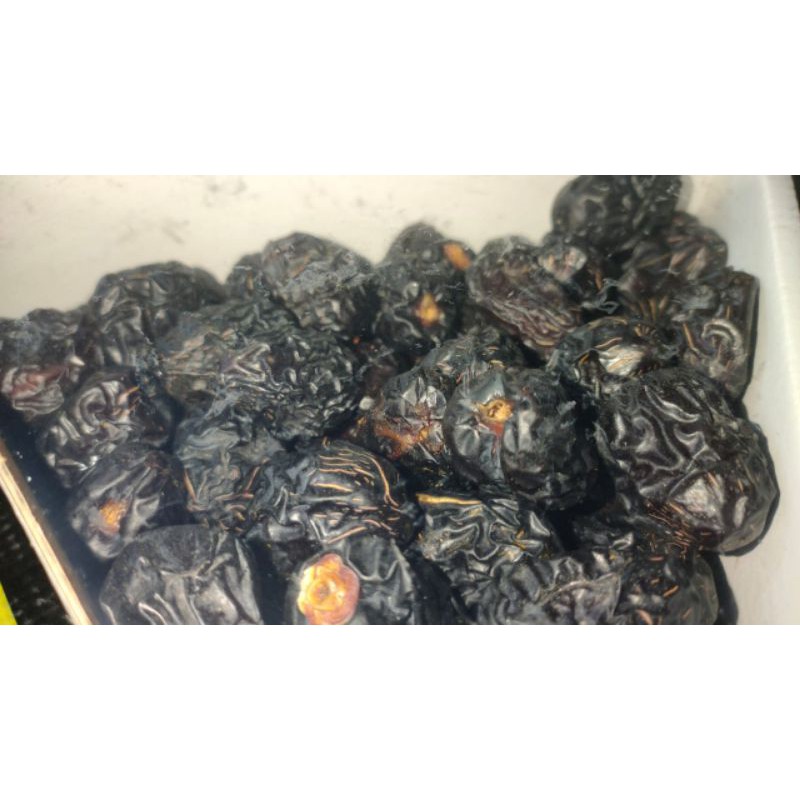 

KURMA AJWA 500 GR