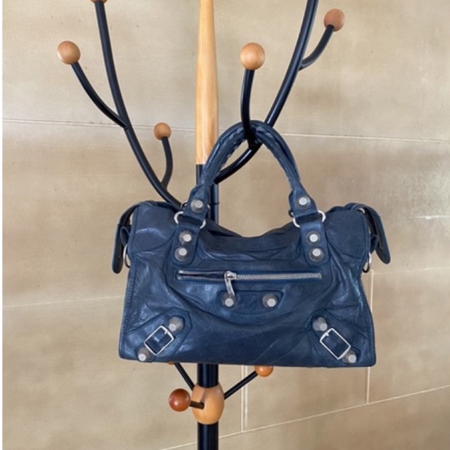 Tas Sling Ala BALENCIAGA Kulit asli