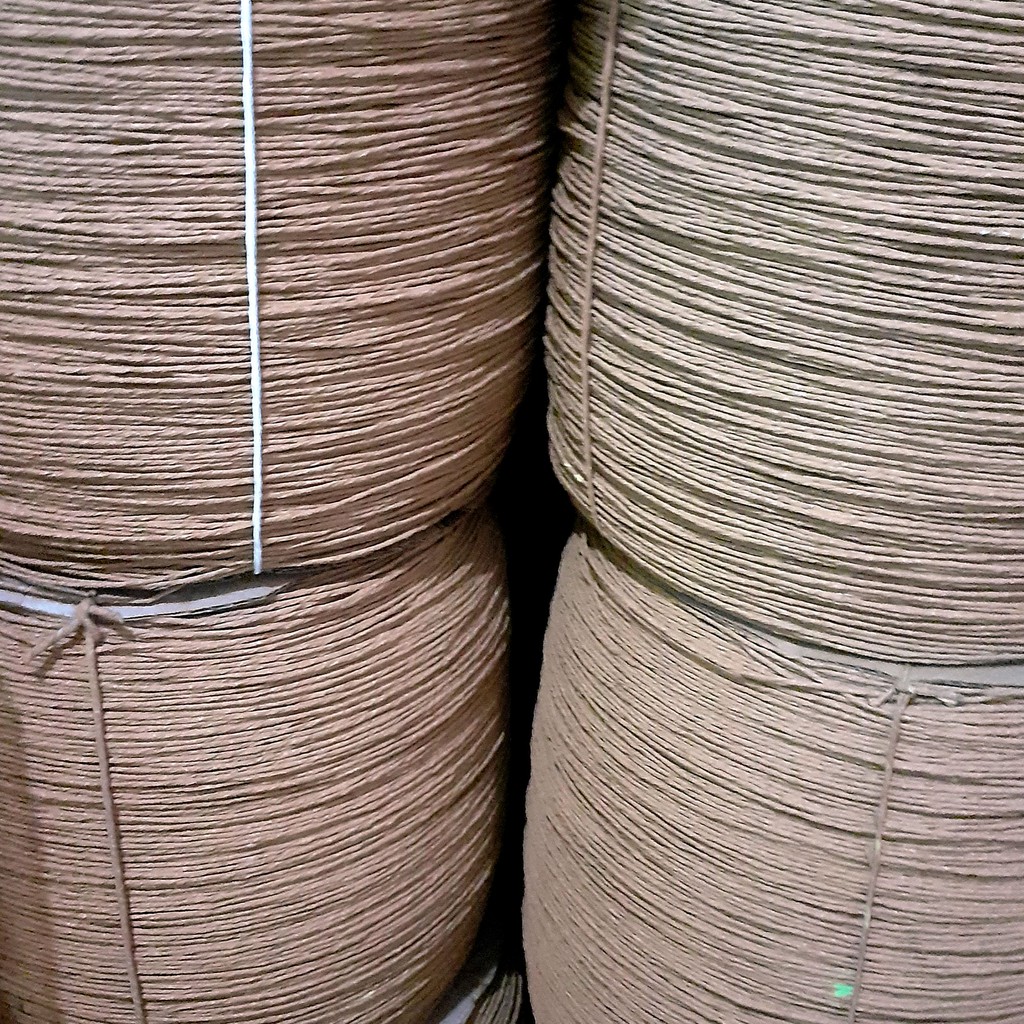 

Tali Kertas Coklat Murah 4 mm 1 Roll 12 Kg