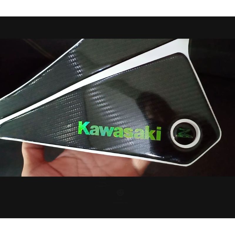 kawasaki Z800 Tankpad samping