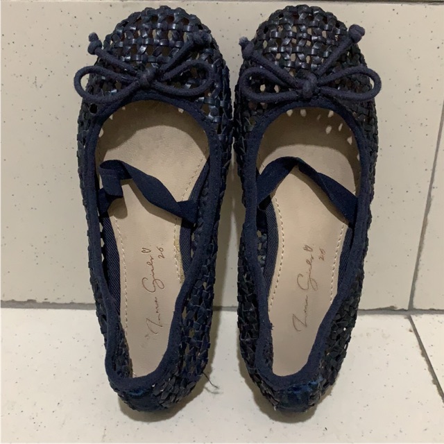 Preloved flats - zara girl