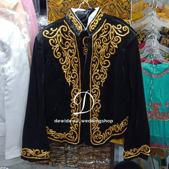 1set, Kebaya + Beskap Lengkap (BONUS 2 PASANG SELOP)