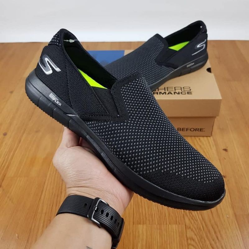 SEPATU PRIA SKECHERS GO FLEX MANUVER MEN