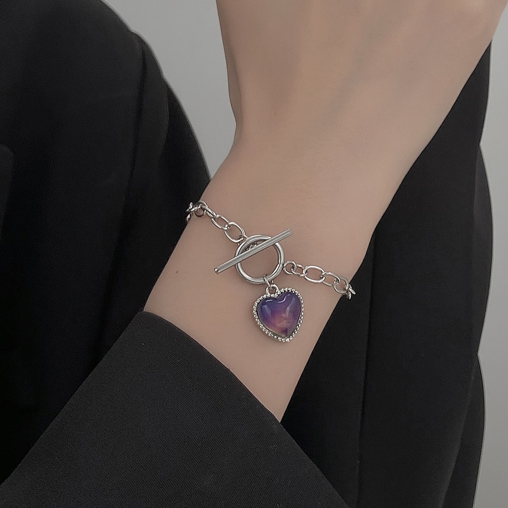 Kalung Rantai Panjang Dengan Liontin Hati Berubah Warna Sesuai Suhu Untuk Wanita