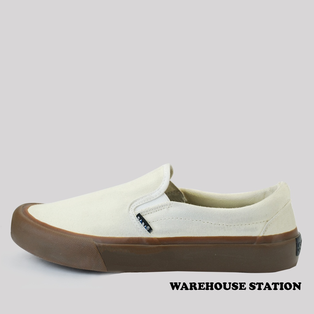 SABA Vintage Slip On Off White Gum - Sepatu Sneakers Casual Pria Wanita