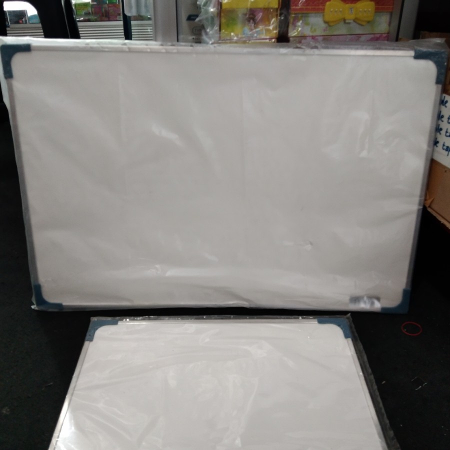 

Bundling papan tulis/whiteboard 40x30+60x40cm