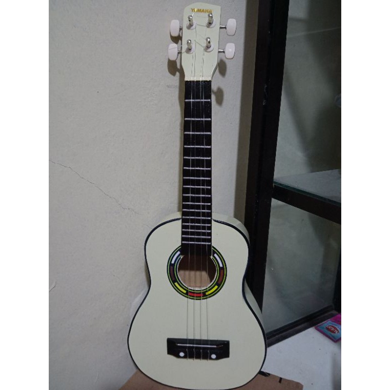 Ukulele senar4 dan senar3/ukulele murah bonus pic