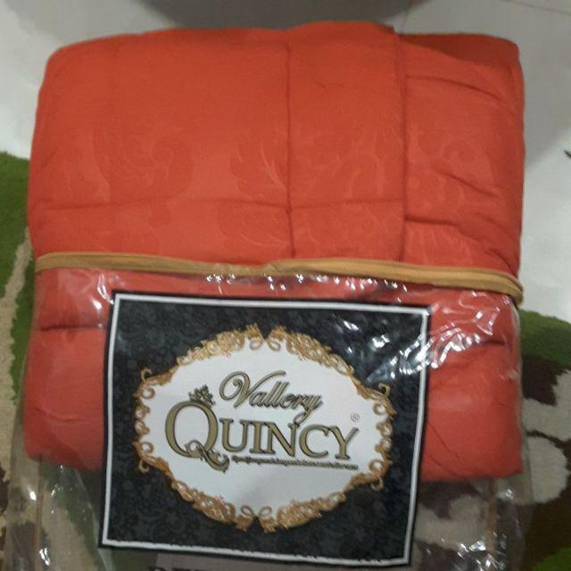 Vallery Quincy (tanpa Sprei) Bedcover Only Ukuran : 225 X 245