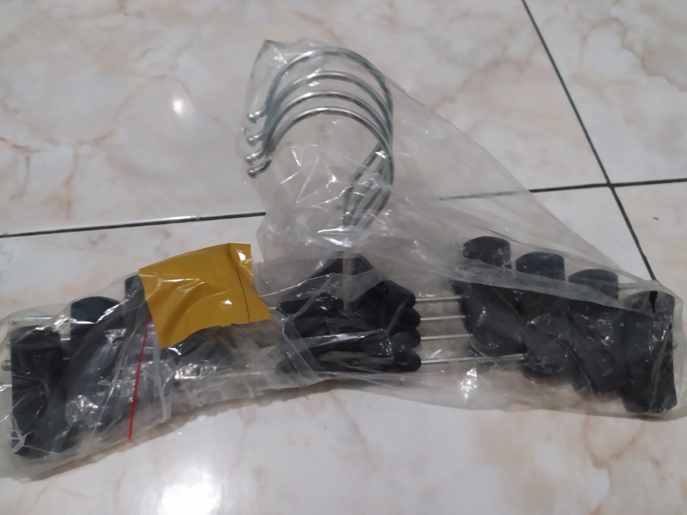 Hanger Jepit Celana Plastik-besi Segitiga Gantungan Baju Anak - Dewasa