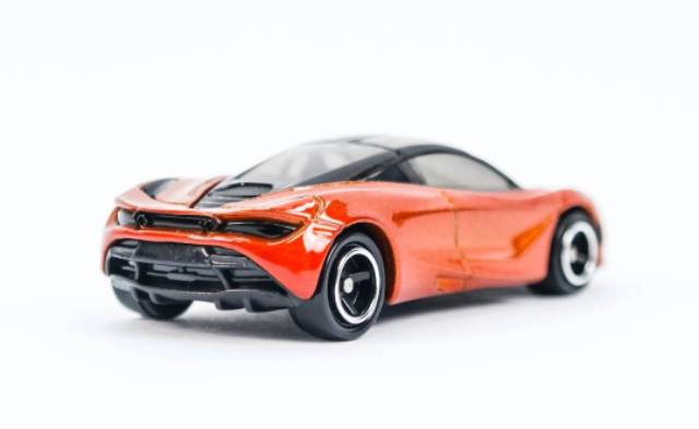 Tomica Reguler No 57 Mclaren 720S Orange TAKARA TOMY