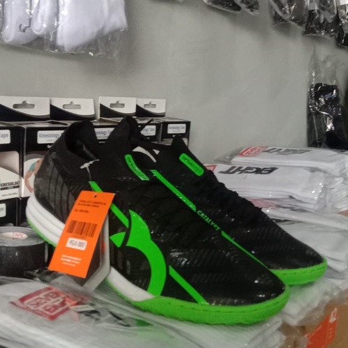 SEPATU FUTSAL CATALYST LIBERTE IN