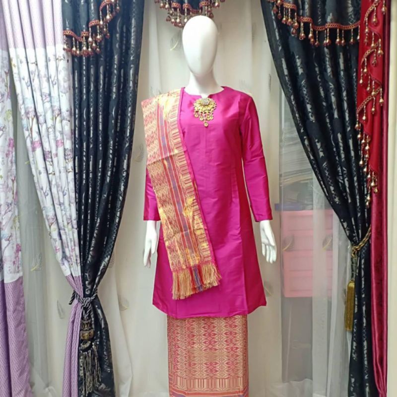 AZURAH SCRAF // set baju kurung songket / setelan baju kurung dan songket / baju kurung / stelan taffeta / baju kurung siti nurbaya / tunik Melayu / gamis kekinian / baju kurung malaysia / baju kurung melayu /COD / stelan tunik