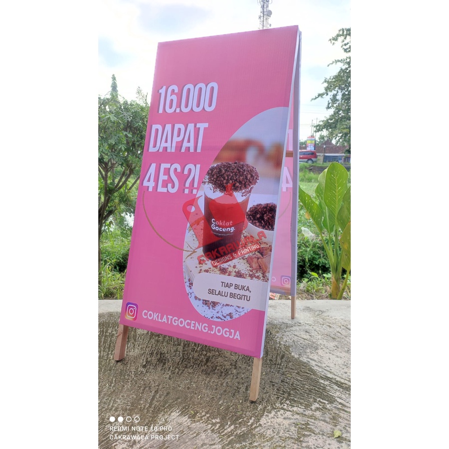 STAND BANNER MINUMAN ES COKLAT GOCENG - STANDING BANNER KAYU UKURAN 50 X 110 - PAPAN KAYU JUALAN PRO