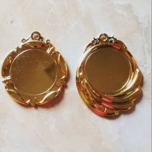 

Bulatan medali tanpa tali