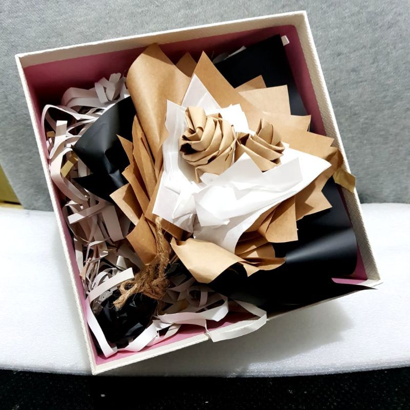 

Bucket Bunga Origami/ kado ulang tahun bunga origami J1