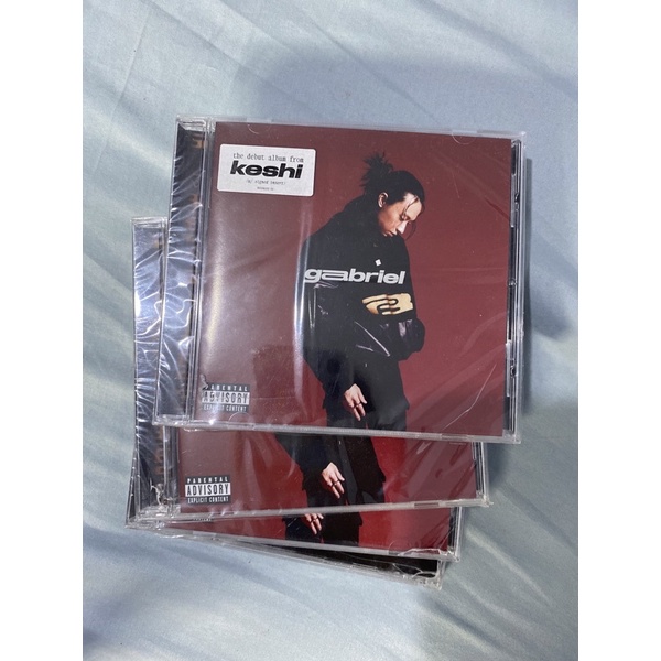 keshi gabriel signed cd (defect/ada retak di bagian case nya) + FREE CASE PENGGANTI